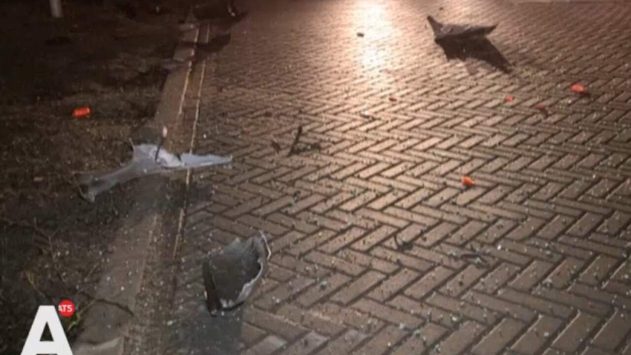 Snorfietser vliegt door zijruit auto na aanrijding
