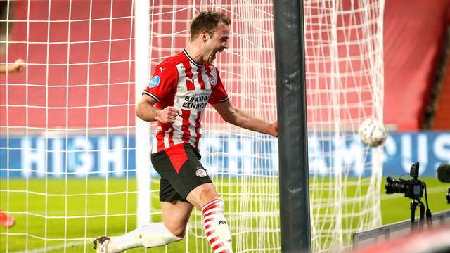 Mario Götze bezorgde PSV alsnog de zege.
