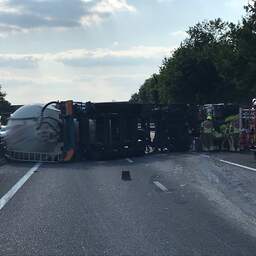 A67 tot na avondspits afgesloten na nieuw ongeluk bij Helden.