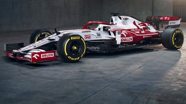 Onderhuids is er meer nieuws: daar zit de verbeterde Ferrari-motor waar de Italianen heel 2020 hard aan hebben gewerkt.