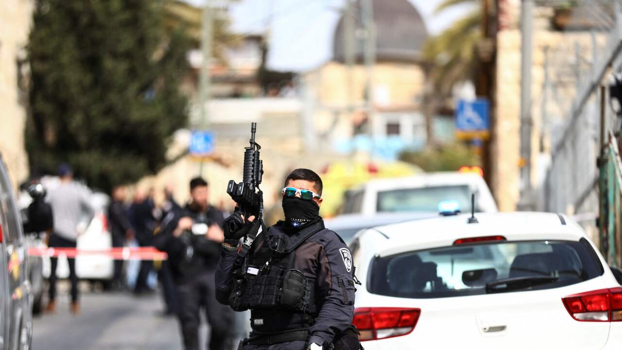 Dozzine di arrestati dopo una sparatoria mortale nella sinagoga di Gerusalemme |  All’estero