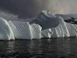 Een ijsberg in het westen van Antarctica.