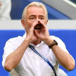 Van Marwijk vindt dat Australië drie punten meer had moeten hebben