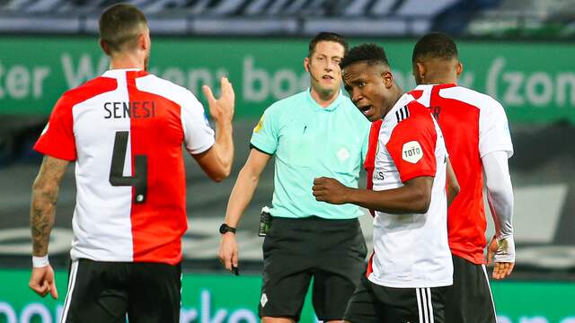 Blijdschap bij Luis Sinisterra na zijn gelijkmaker vlak voor rust.