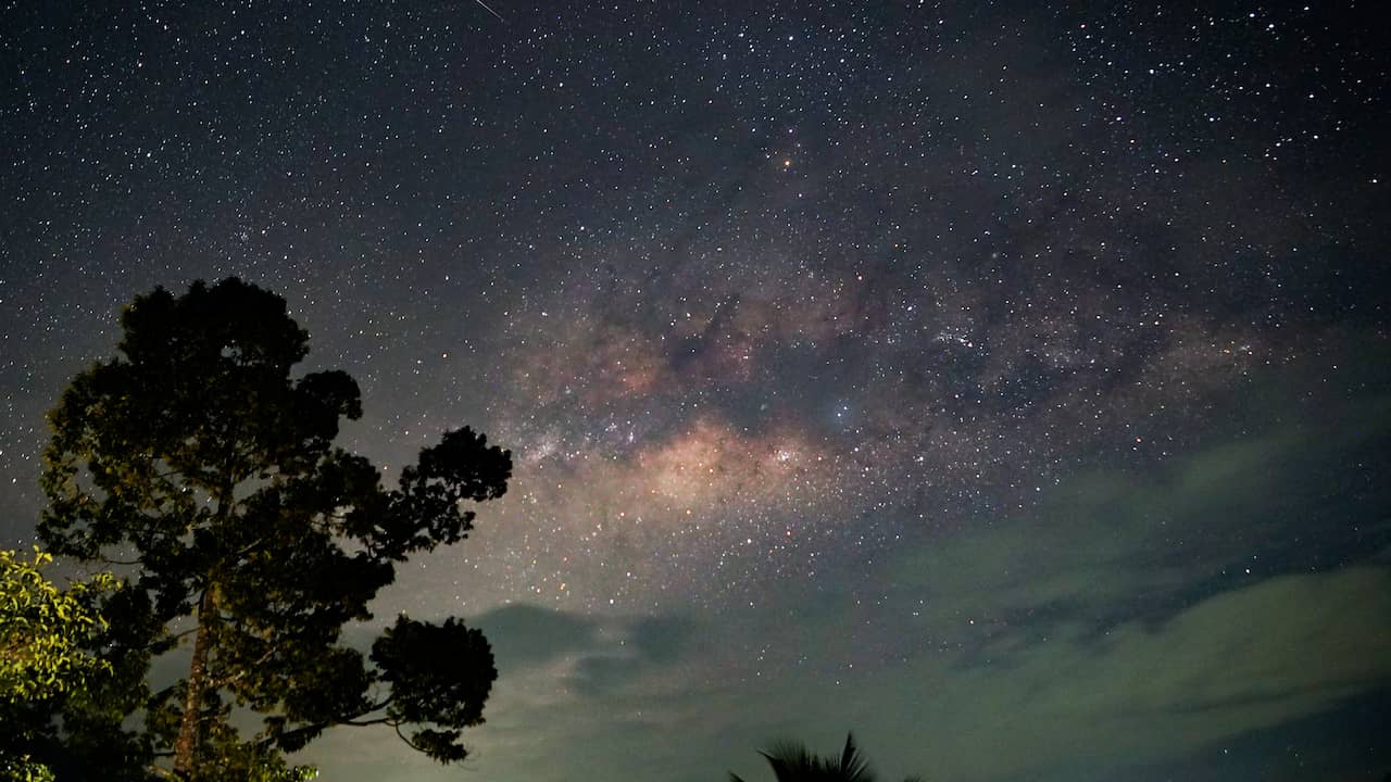 Galaksi pertama mungkin terbentuk segera setelah Big Bang  Ilmu