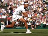 Nadal wint door regen onderbroken partij en bereikt derde ronde van Wimbledon