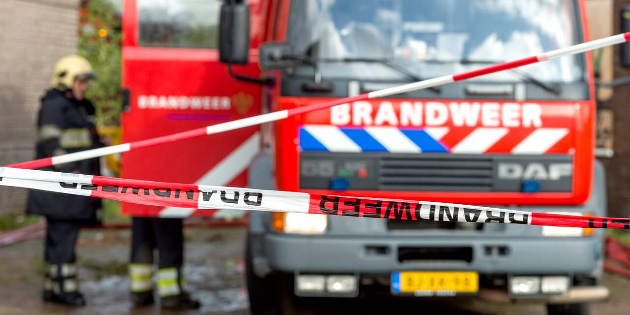 Politie onderzoekt brand bij flat Kanaleneiland