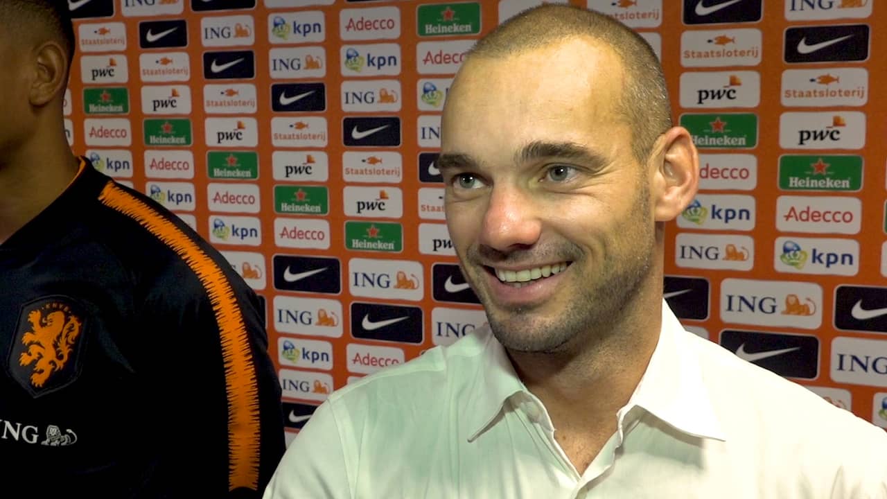 Beeld uit video: Sneijder: 'Als assistent terugkeren bij Oranje lijkt me leuk'