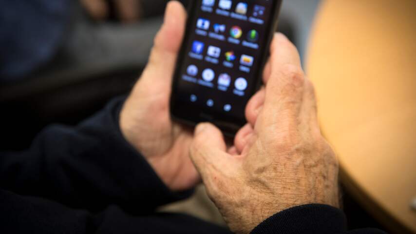 Franse werknemer mag van nieuwe wet smartphone buiten werktijd uitzetten