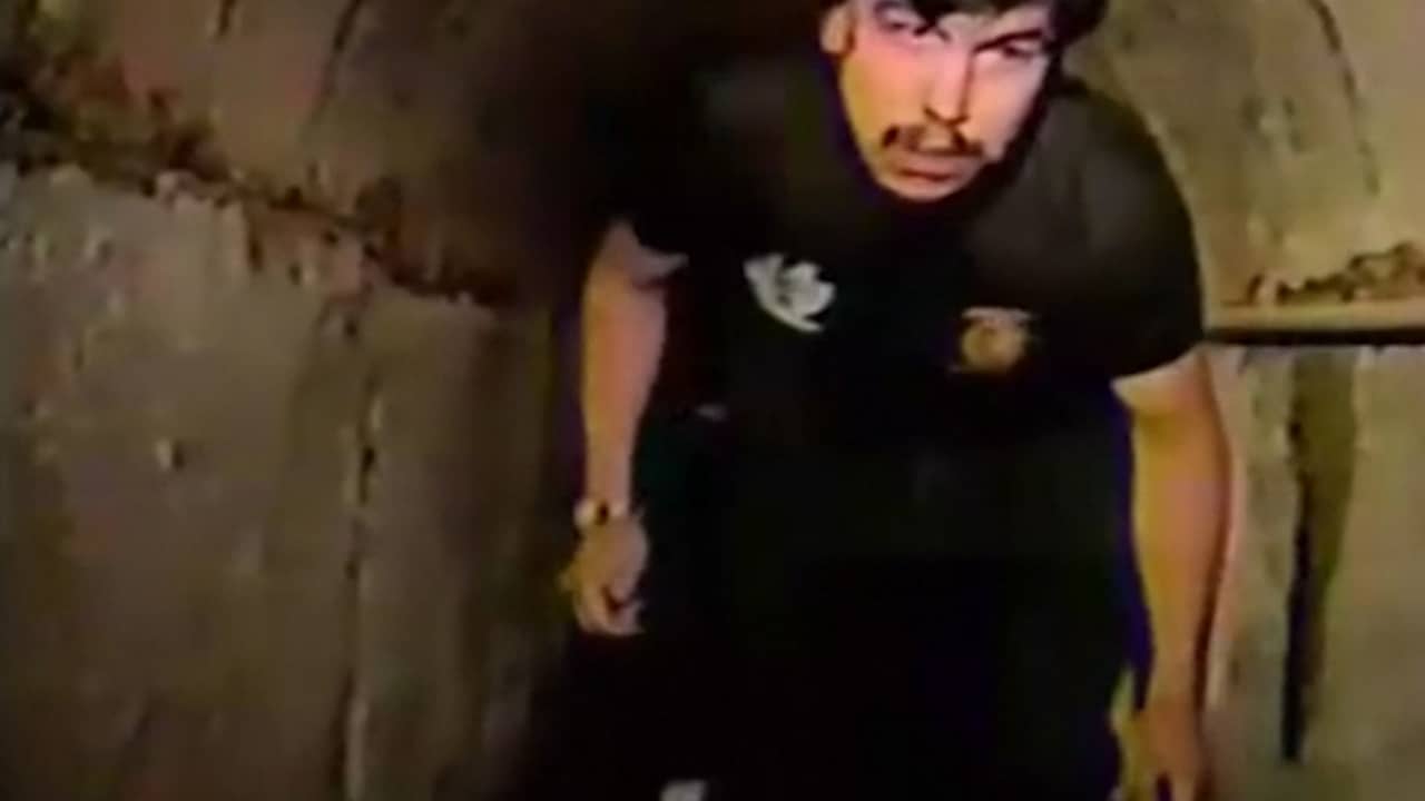 Beeld uit video: Aanklager zaak 'El Chapo' toont beeld van ontdekking drugstunnel