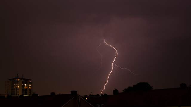 Een onweersbui boven Breda.