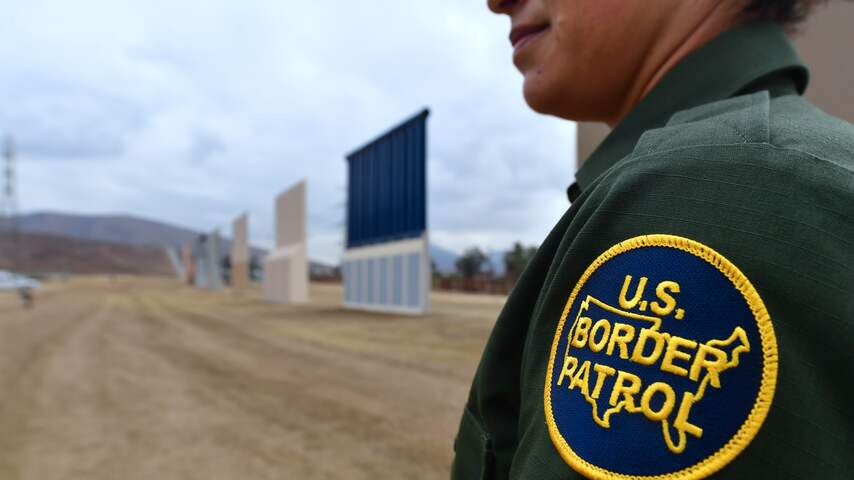 Rechter verwerpt bezwaren tegen muur op grens VS en Mexico