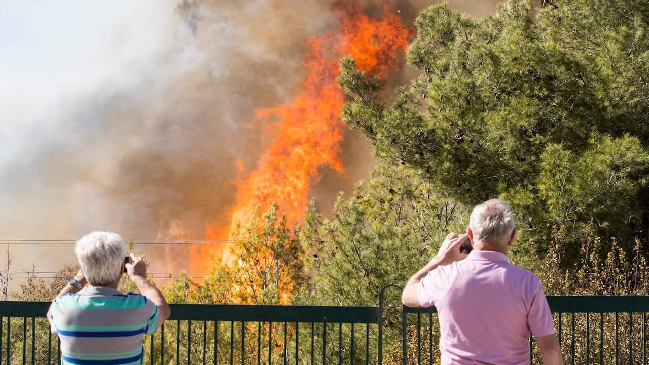 Tienduizenden mensen geëvacueerd in Israël vanwege grote branden