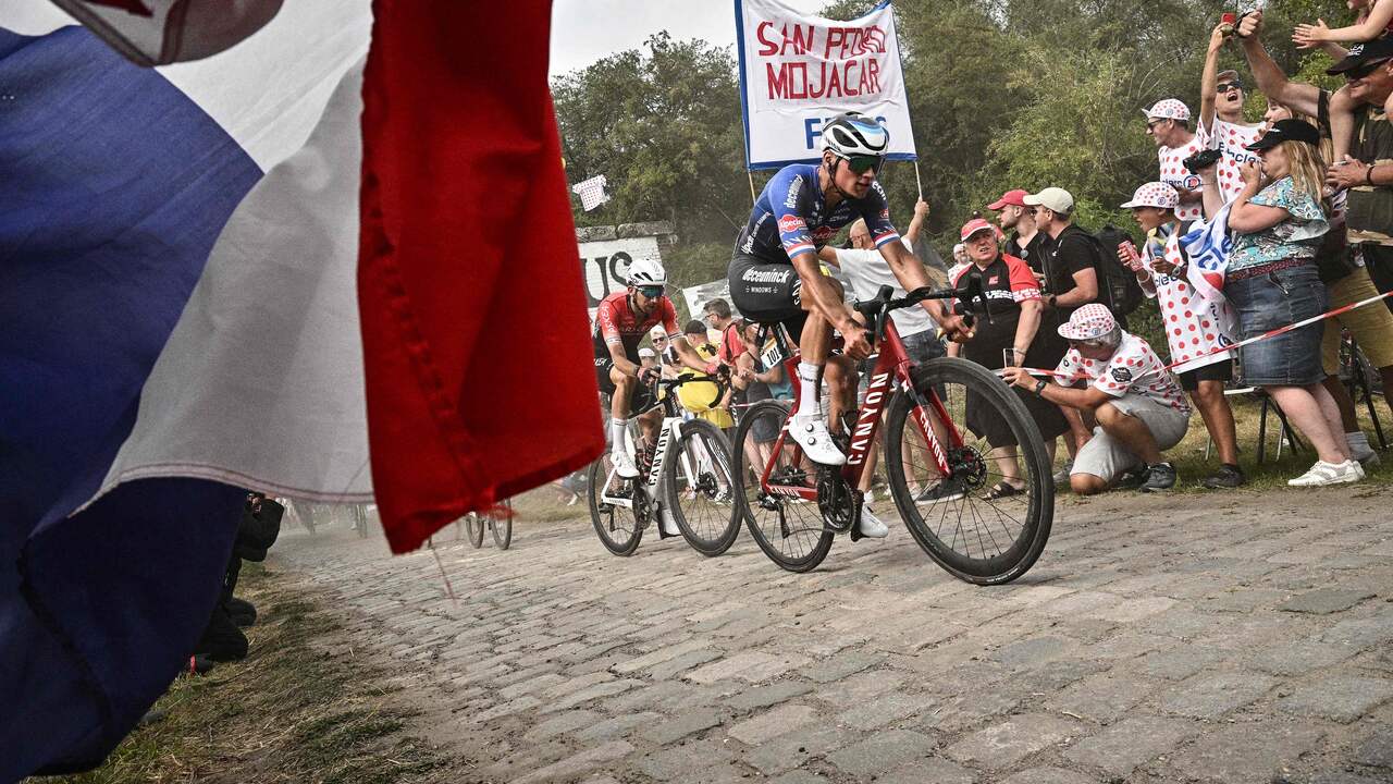Mathieu van der Poel kon zich niet onderscheiden op zijn terrein, de kasseien.