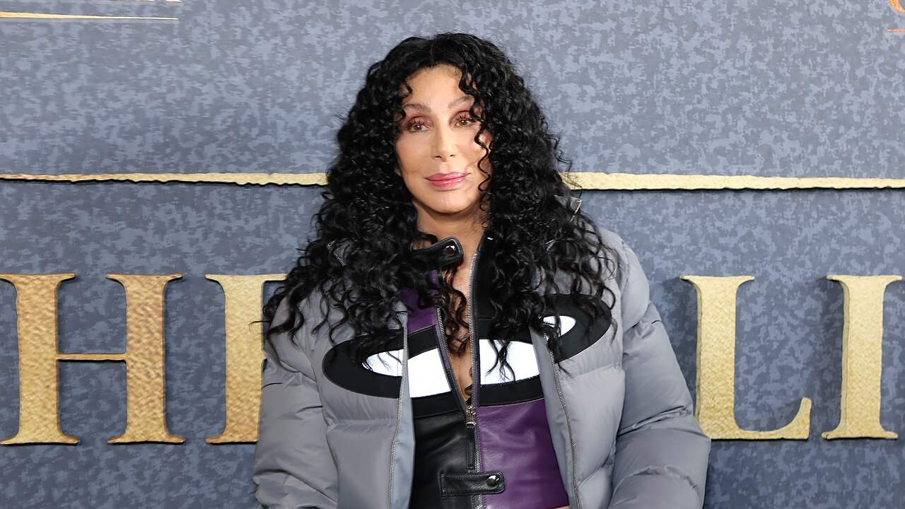 Cher wants to become guardian of son with drug addiction | Backbiting ...