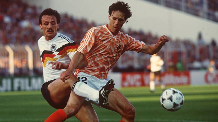 kristal Productiecentrum veer Het nu immens populaire EK-shirt van Oranje werd in 1988 verafschuwd | EK  voetbal | NU.nl