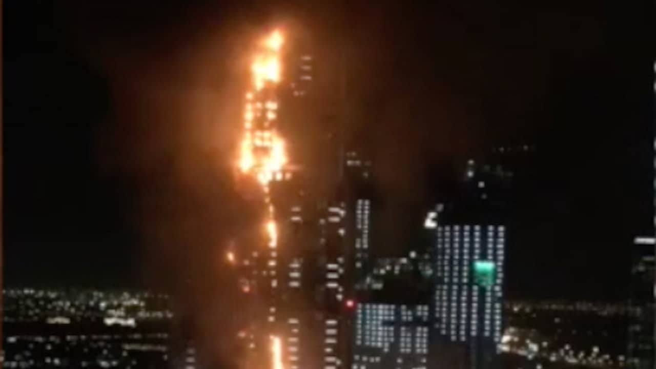 Wolkenkrabber in brand in Dubai