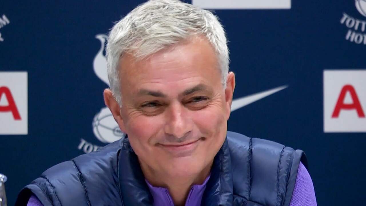Mourinho grapt met journalisten op eerste persconferentie 'Spurs'