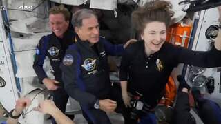 Ruimtetoeristen van SpaceX komen aan bij ISS