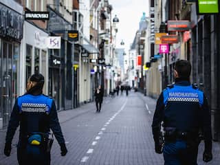 Utrechtse boa's mogen vanaf vandaag religieuze uitingen op hun uniformen dragen.