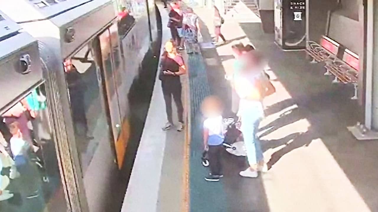 Australië deelt beelden van kind dat op spoor valt in Sydney