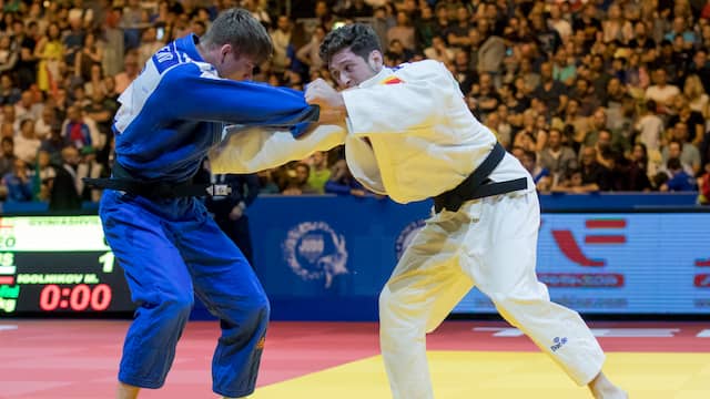 Van 't End in actie tegen Nikoloz Sherazadisjvili