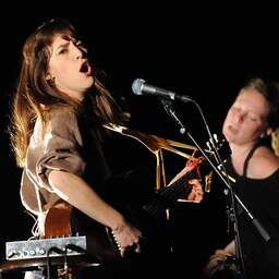 Zangeres Feist stapt uit tour Arcade Fire na beschuldigingen over Win Butler