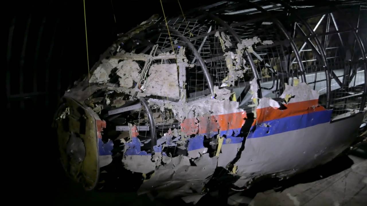 Beeld uit video: Hoe en door wie werd MH17 neergeschoten