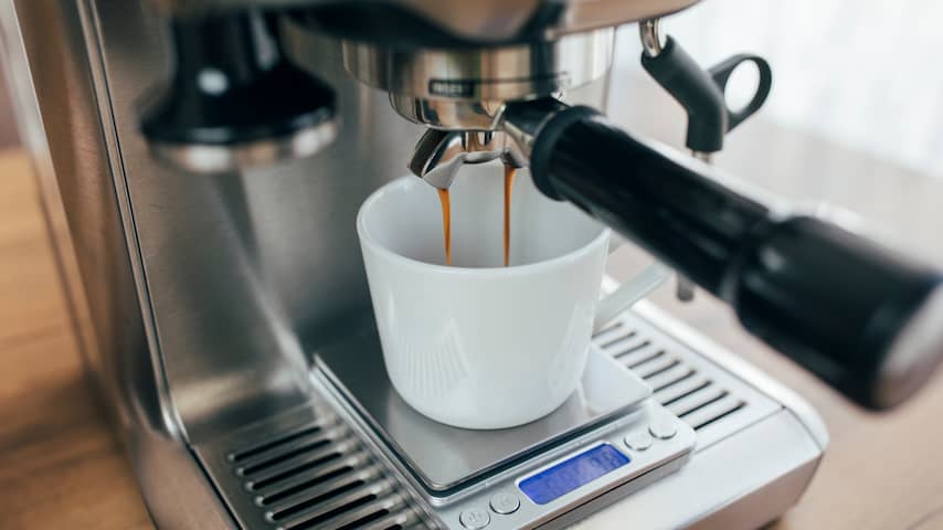 Winkelcentrum beetje draai Getest: Dit is de beste halfautomatische espressomachine | Eten en drinken  | NU.nl