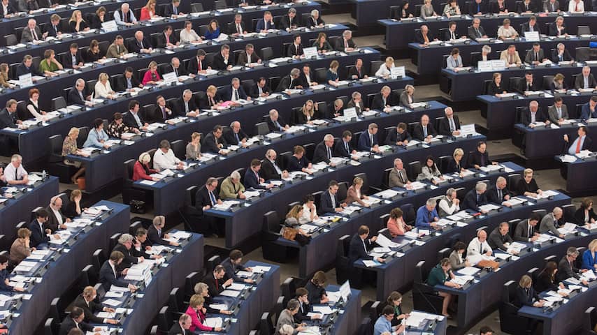 Europees Parlement scherpt regels voor nieuwe Europese partijen aan