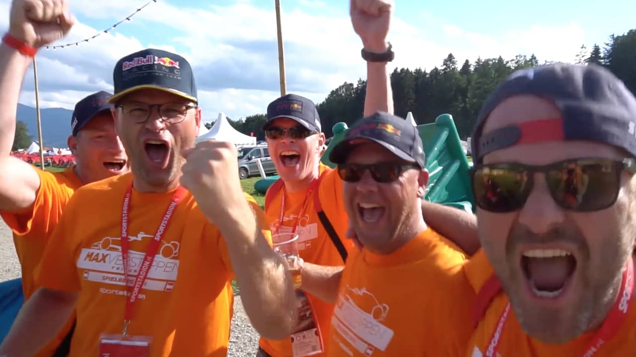 Beeld uit video: Fans vieren feest na winst Verstappen in Oostenrijk