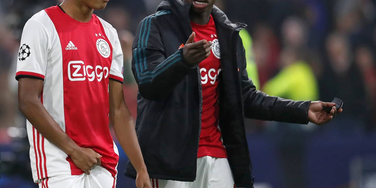 Afgekeurde goal Promes zorgt voor vraagtekens bij Ajax-spelers