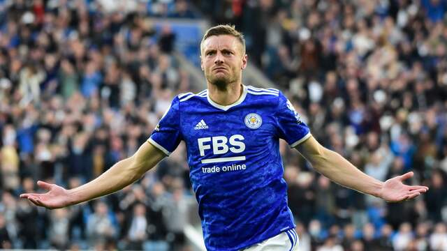 Jamie Vardy zorgde in de slotfase voor de belangrijke 3-2 namens Leicester City.