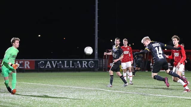 Patrick Pflücke kopte in de tweede helft raak voor Roda JC.