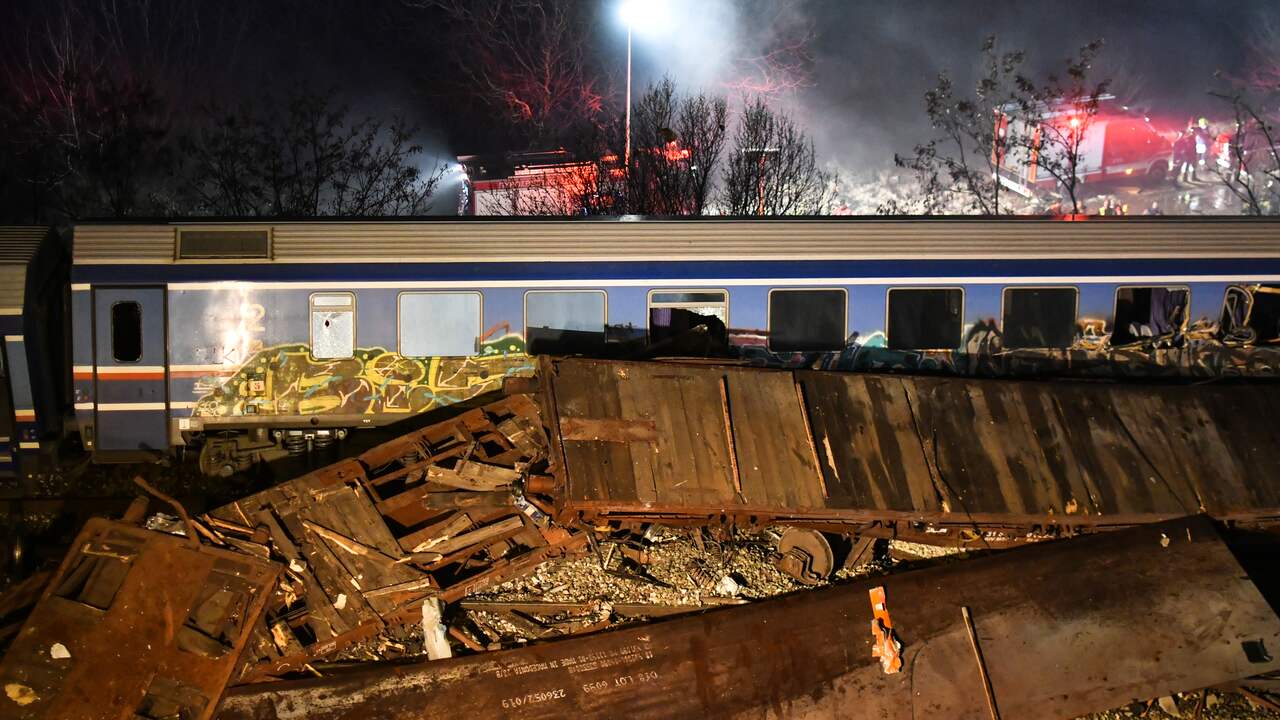Image from video: Emergency services respond to deadly train collision in Greece