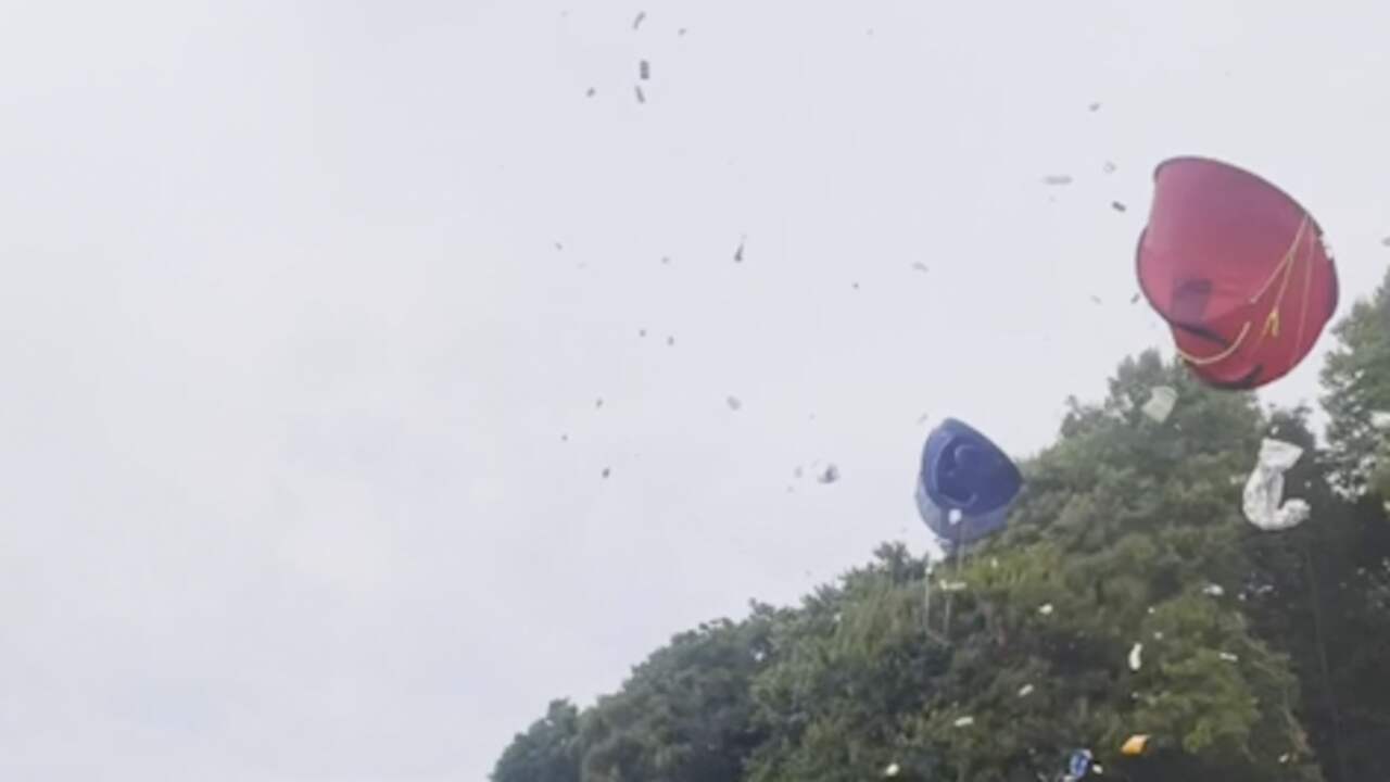 Beeld uit video: Wervelwind blaast tenten de lucht in op Brits festival