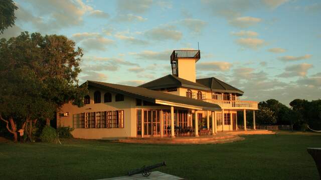 Een villa in Tanzania waar Bob Smits bivakkeerde.
