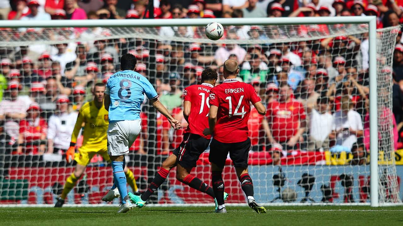 Beeld uit video: Gündogan schiet City na 12 seconden op voorsprong in FA Cup-finale