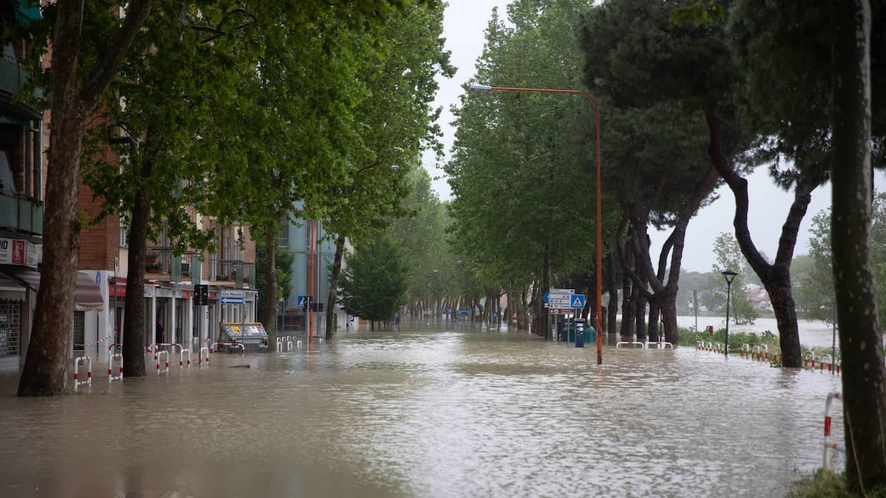 Almeno un migliaio le persone evacuate a causa delle gravi inondazioni nel nord Italia  All’estero