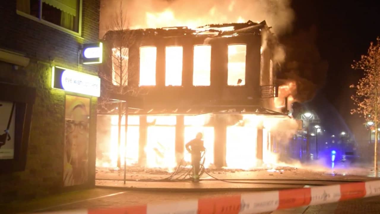 Uitslaande Brand Verwoest Winkel En Woning Centrum Delfzijl NU Nl