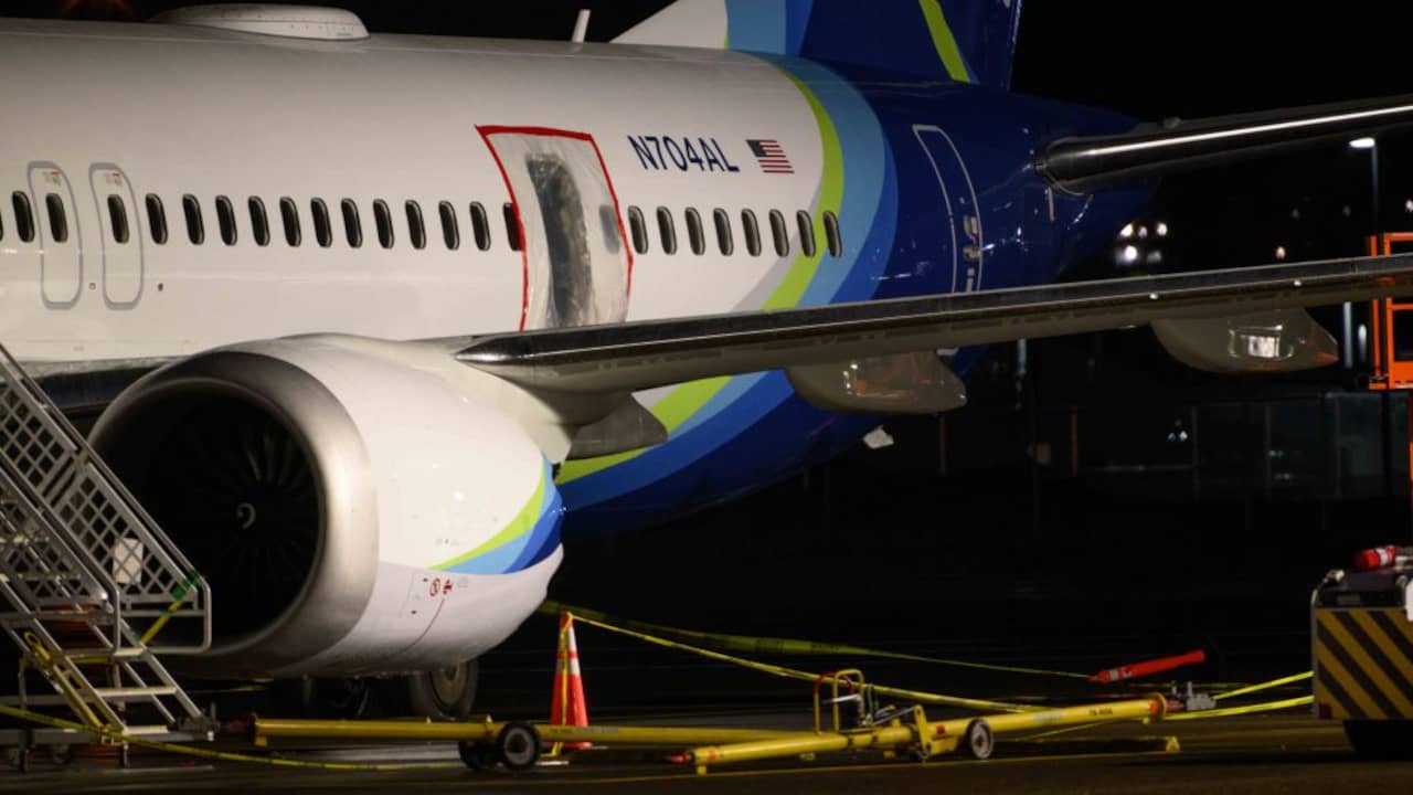 Boeing Sued by Passengers Over Plane Door Incident, FAA Investigating – Latest Updates