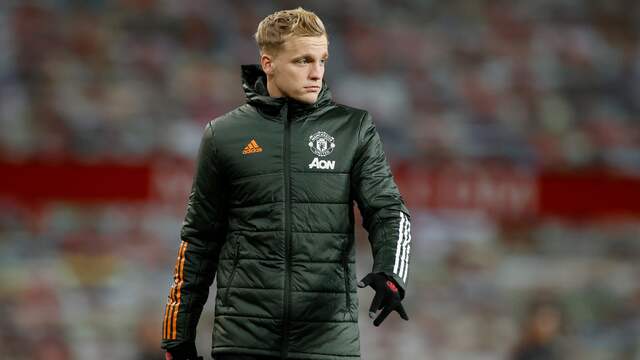Donny van de Beek kan bij Manchester United niet op veel speeltijd rekenen.
