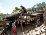 Nepal leidt mensen op voor wederopbouw na aardbevingen