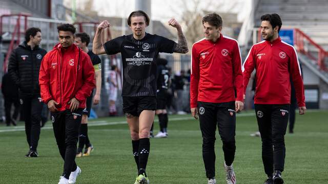 Vreugde bij Elias Sörensen na de zege in Oss.