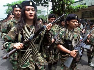 Laatste FARC-rebellen leveren wapens in