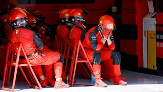 Bandenfout voor Ferrari en snelste rondetijd voor Verstappen in Q3