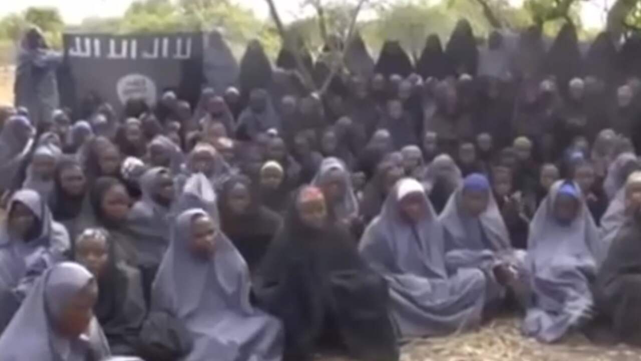 Beeld uit video: Archiefbeelden van de ontvoerde schoolmeisjes