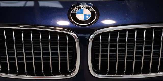 Inbrekers boren gaten in BMW’s in Vathorst en gaan er met stuur en dashboard vandoor