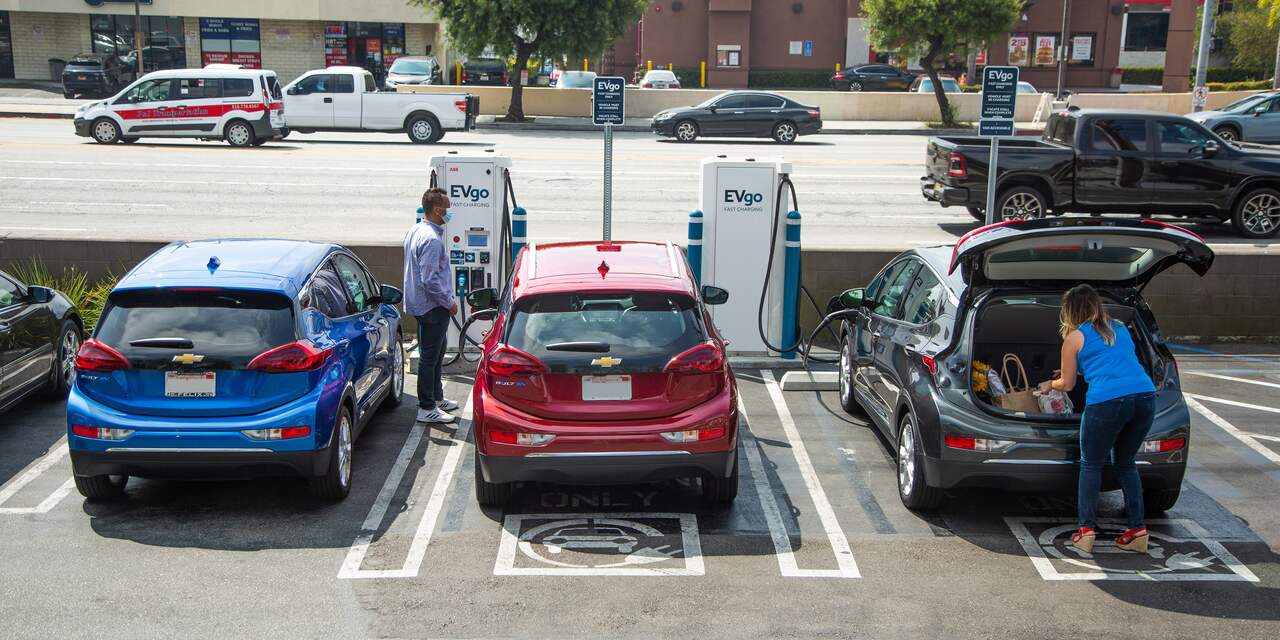 VS onthult plan voor half miljoen laadstations voor elektrische auto's