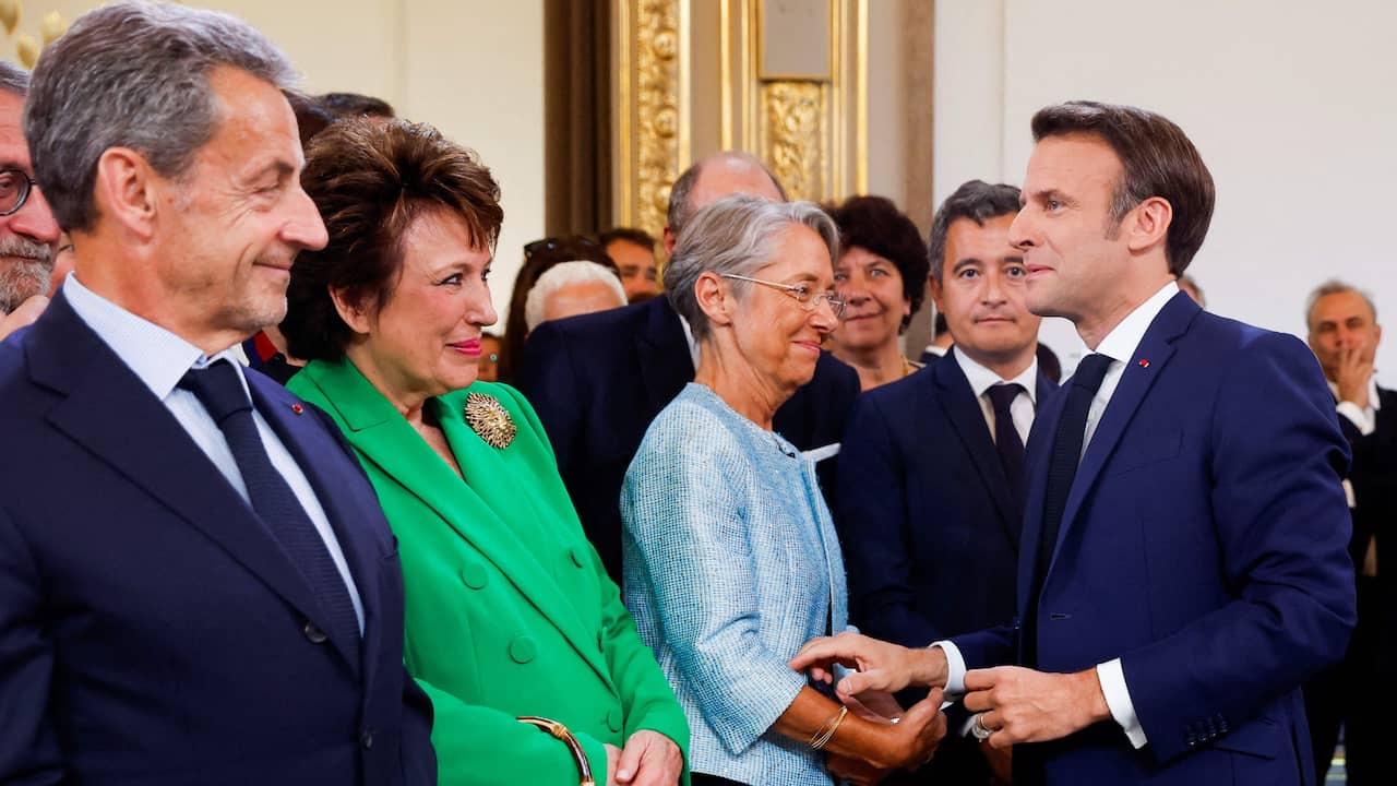 Macron élit la première femme Premier ministre français en 30 ans dans la réforme du gouvernement |  À PRÉSENT